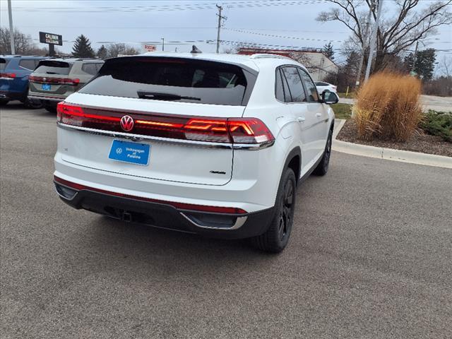 Photo of 2025 Pure White 0q0q Volkswagen Atlas Cross Sport