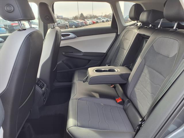 Photo of 2025 Platinum Gray Metallic 2r2r Volkswagen Taos