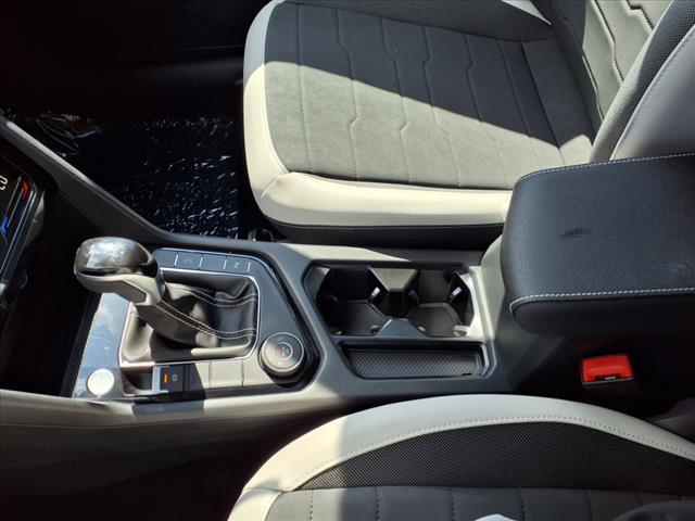 Photo of 2025 Pyrite Silver Metallic Volkswagen Taos