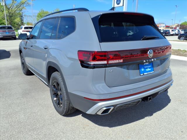 Photo of 2025 Pure Gray J2j2 Volkswagen Atlas