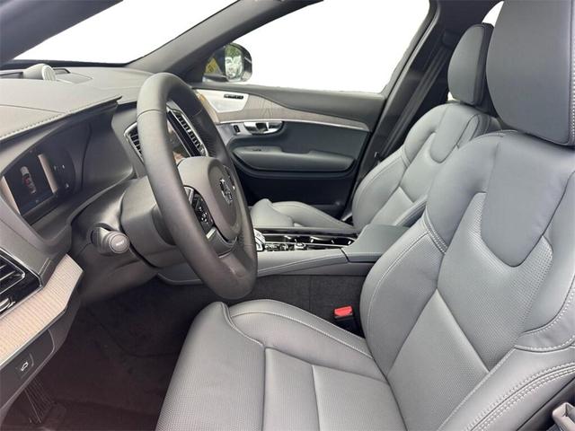 Photo of 2025 Onyx Black Volvo XC90