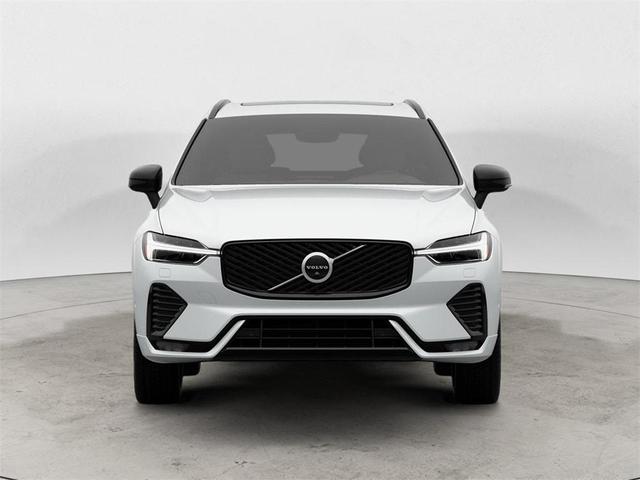Photo of 2026 Crystal White Volvo XC60
