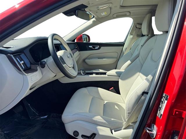 Photo of 2022 Fusion Red Volvo XC60