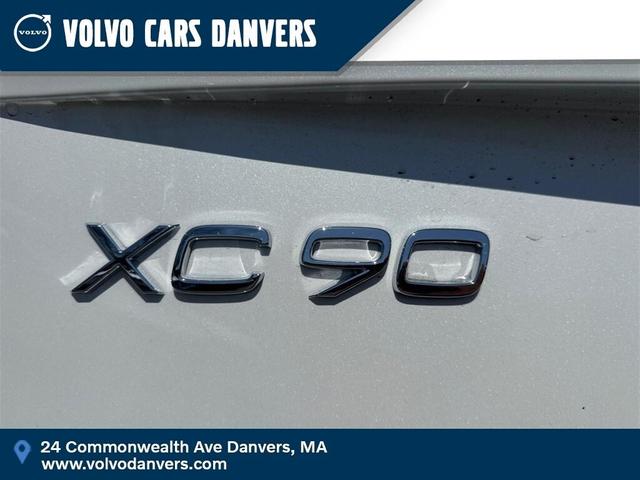 Photo of 2025 Crystal White Pearl Volvo XC90