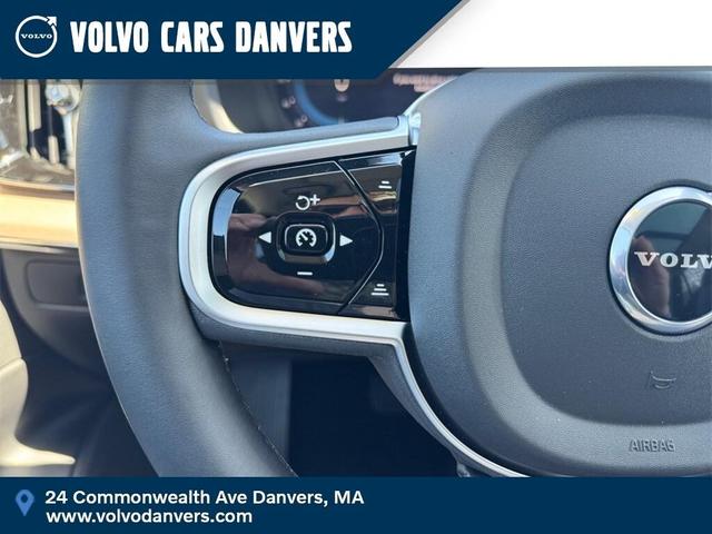Photo of 2025 Crystal White Pearl Volvo XC90