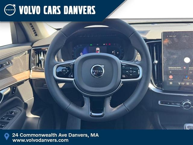Photo of 2025 Crystal White Pearl Volvo XC90