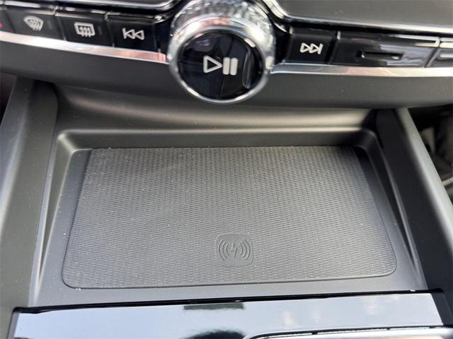 Photo of 2026 Onyx Black Volvo XC60