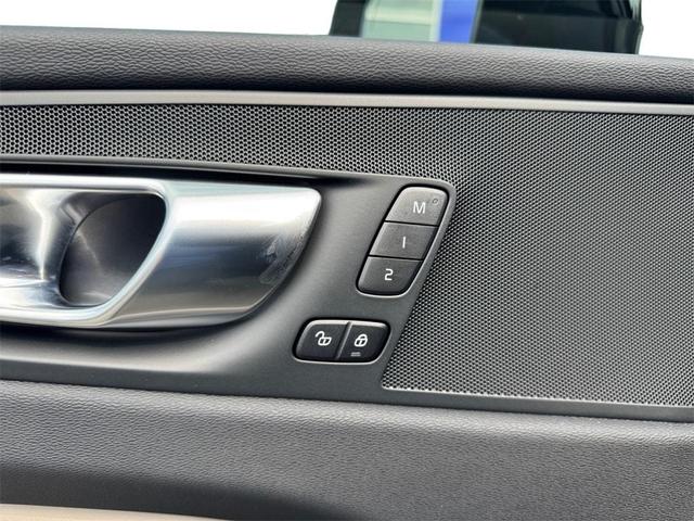 Photo of 2026 Onyx Black Volvo XC60