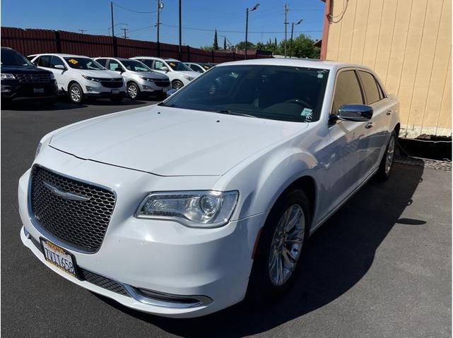 2016 Chrysler 300C