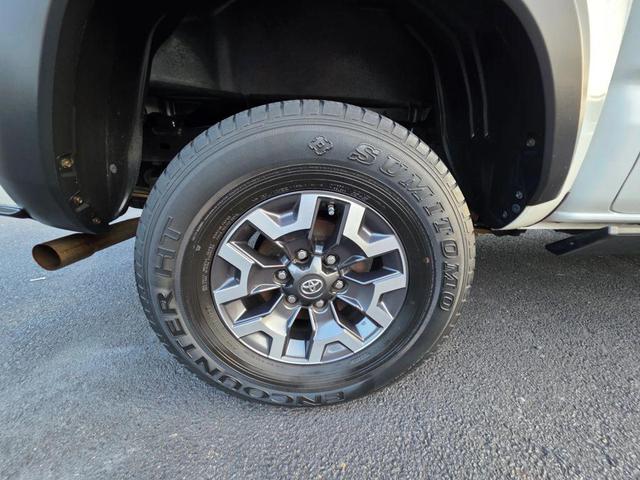 Photo of 2018 Super White Toyota Tacoma