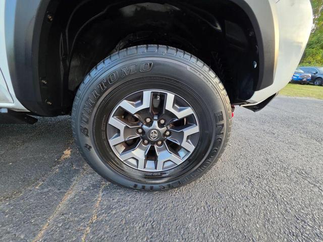 Photo of 2018 Super White Toyota Tacoma