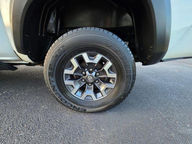 Photo of 2018 Super White Toyota Tacoma