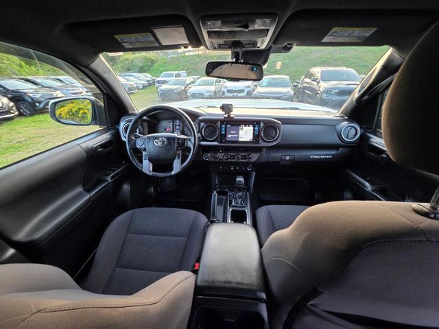 Photo of 2018 Super White Toyota Tacoma