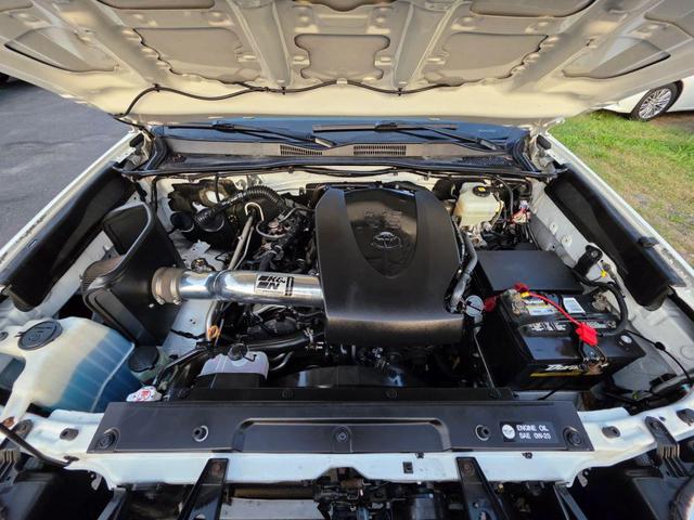 Photo of 2018 Super White Toyota Tacoma