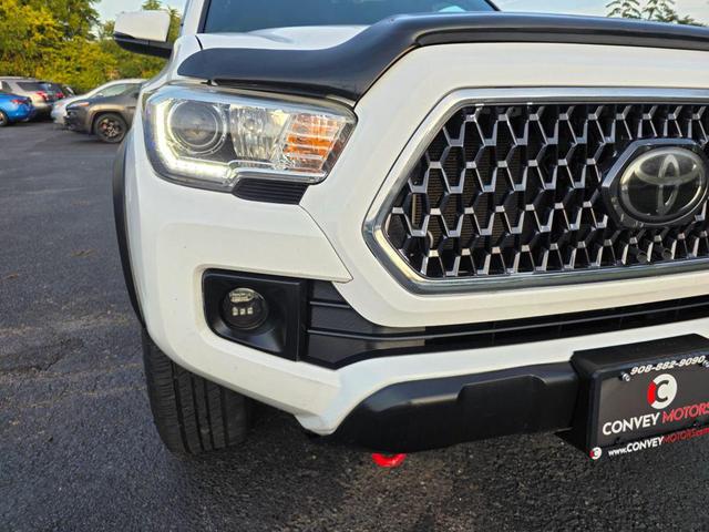 Photo of 2018 Super White Toyota Tacoma