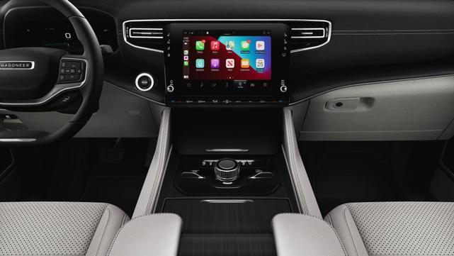 Photo of 2025 Diamond Black Crystal Pearlcoat Jeep Wagoneer