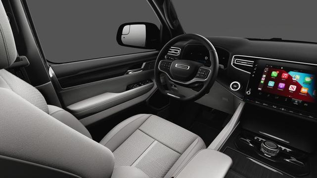 Photo of 2025 Diamond Black Crystal Pearlcoat Jeep Wagoneer