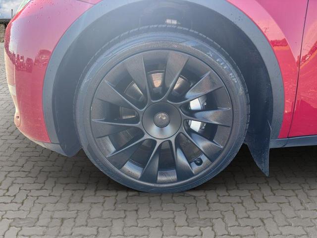 Photo of 2022 Red Multi-Coat Tesla Model Y