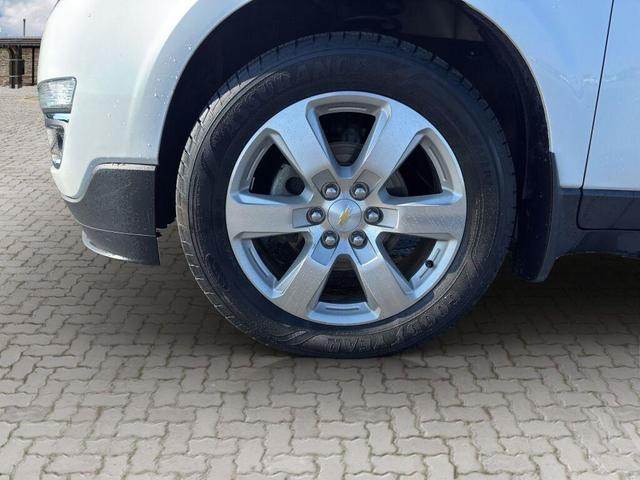 Photo of 2017 Iridescent Pearl Tricoat Chevrolet Traverse