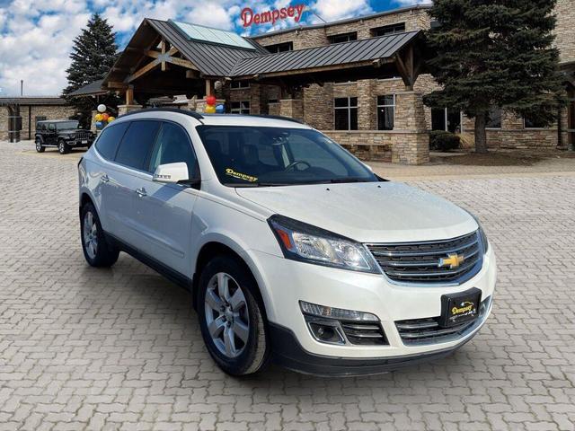 Photo of 2017 Iridescent Pearl Tricoat Chevrolet Traverse