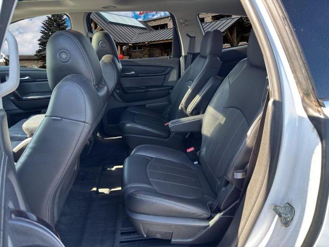 Photo of 2017 Iridescent Pearl Tricoat Chevrolet Traverse