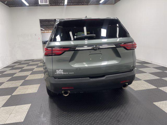 Photo of 2022 Silver Sage Metallic Chevrolet Traverse