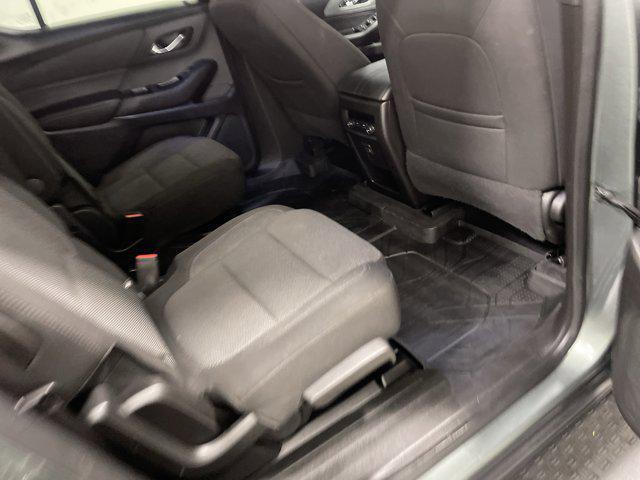 Photo of 2022 Silver Sage Metallic Chevrolet Traverse