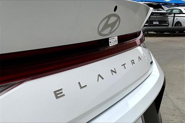Photo of 2025 White Hyundai ELANTRA HEV