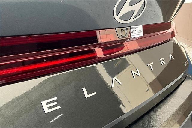 Photo of 2025 Gray Hyundai ELANTRA HEV
