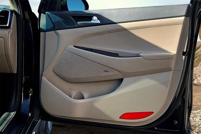 Photo of 2020 Black Noir Pearl Hyundai TUCSON