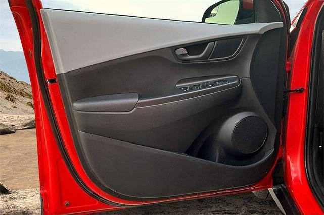 Photo of 2020 Sunset Orange Hyundai KONA