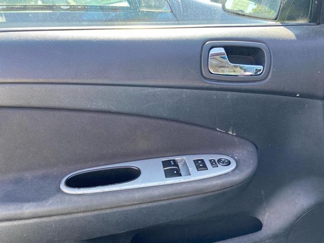 Photo of 2009 Summit White Pontiac G5