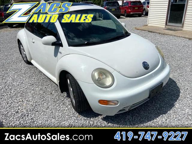 Photo of 2001 White Volkswagen New Beetle