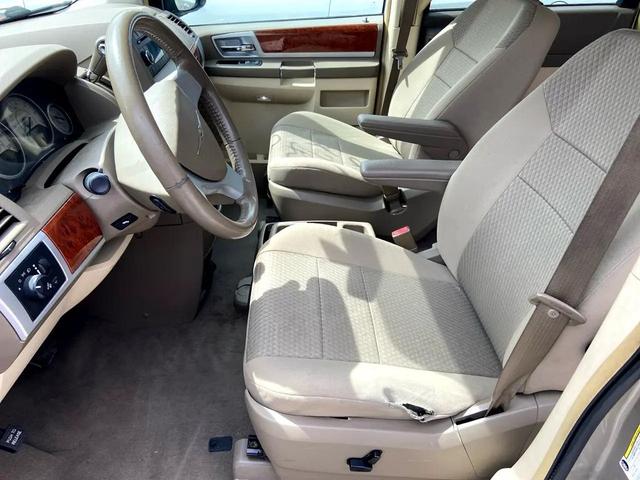 Photo of 2009 Tan Chrysler Town & Country