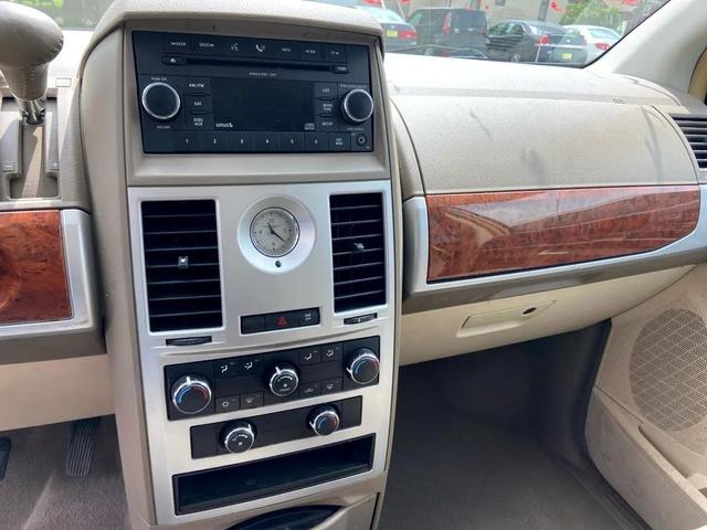 Photo of 2009 Tan Chrysler Town & Country