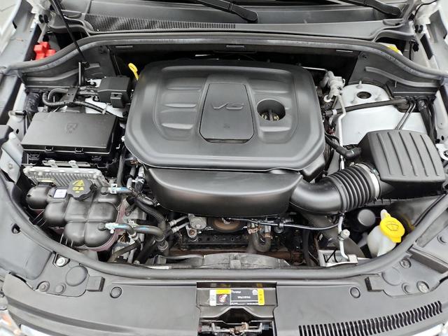 Photo of 2021 White Jeep Grand Cherokee