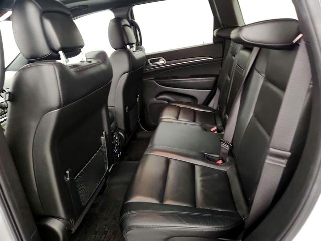 Photo of 2021 White Jeep Grand Cherokee