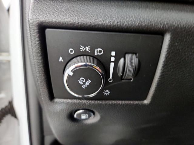 Photo of 2021 White Jeep Grand Cherokee