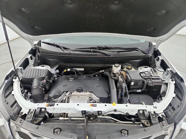 Photo of 2020 White Chevrolet Equinox