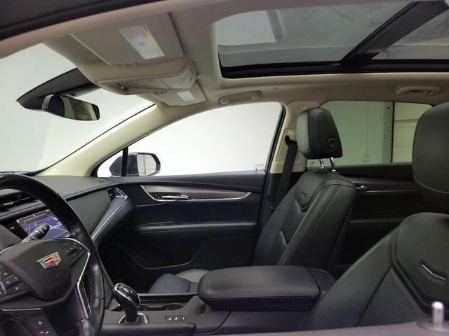 Photo of 2019 Black Cadillac XT5