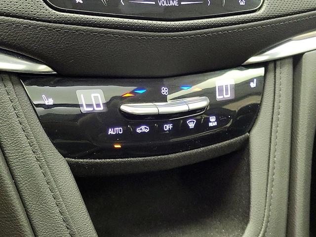 Photo of 2019 Black Cadillac XT5
