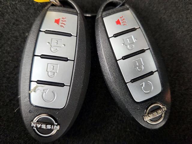 Photo of 2022 Red Nissan Kicks