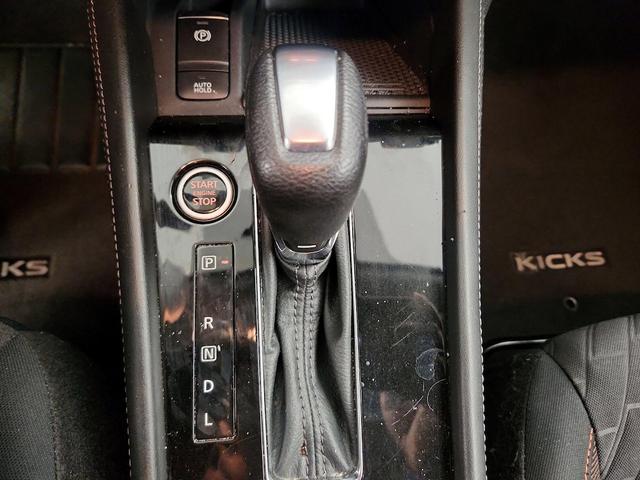 Photo of 2022 Red Nissan Kicks