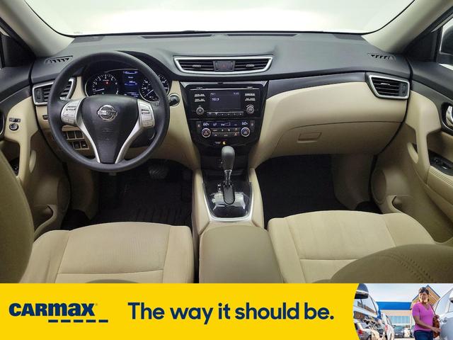 Photo of 2016 White Nissan Rogue