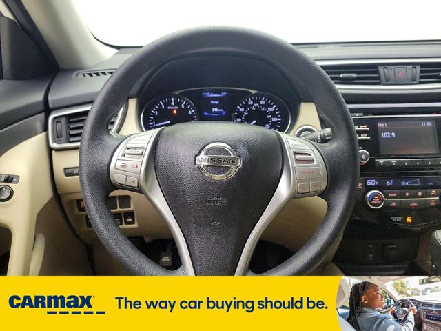 Photo of 2016 White Nissan Rogue