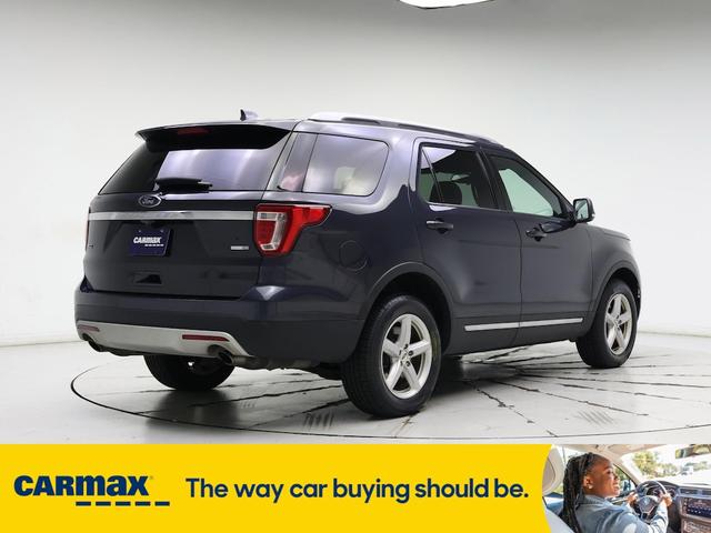 Photo of 2017 Gray Ford Explorer