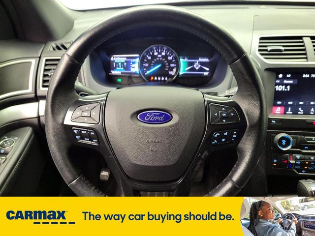 Photo of 2017 Gray Ford Explorer