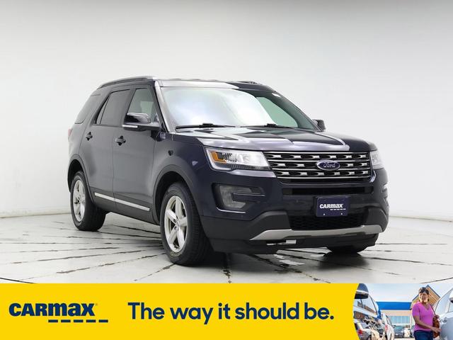 Photo of 2017 Gray Ford Explorer