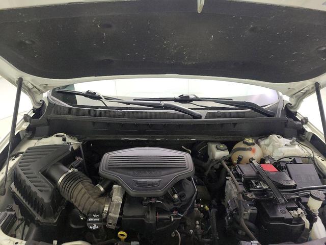 Photo of 2022 White Cadillac XT6