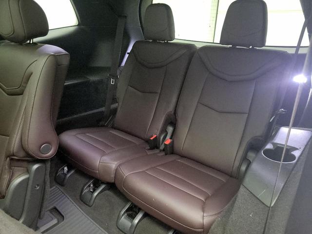 Photo of 2022 White Cadillac XT6